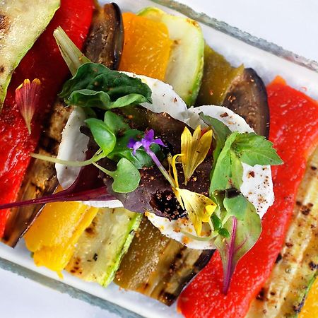 加布里埃尔酒店 开罗 外观 照片 A grilled vegetable salad