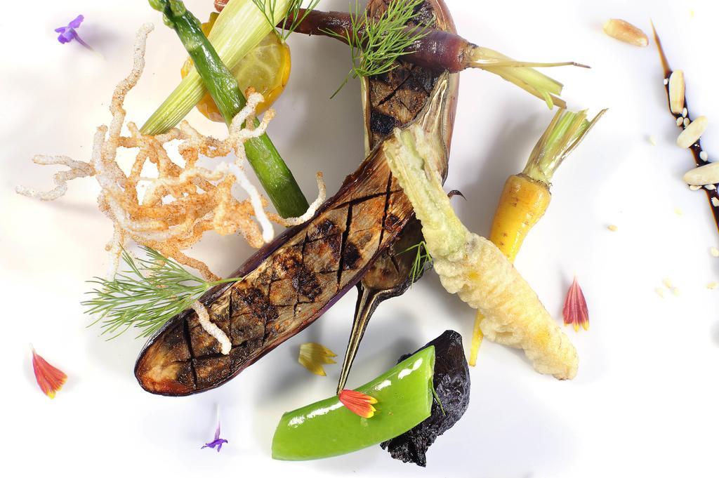 加布里埃尔酒店 开罗 外观 照片 Aubergine and asparagus